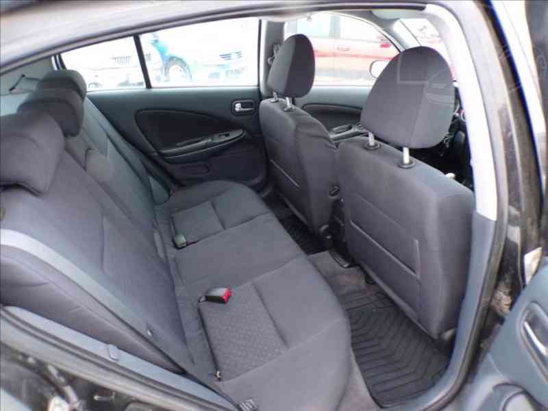 Nissan Almera 1,8 16V - foto 10