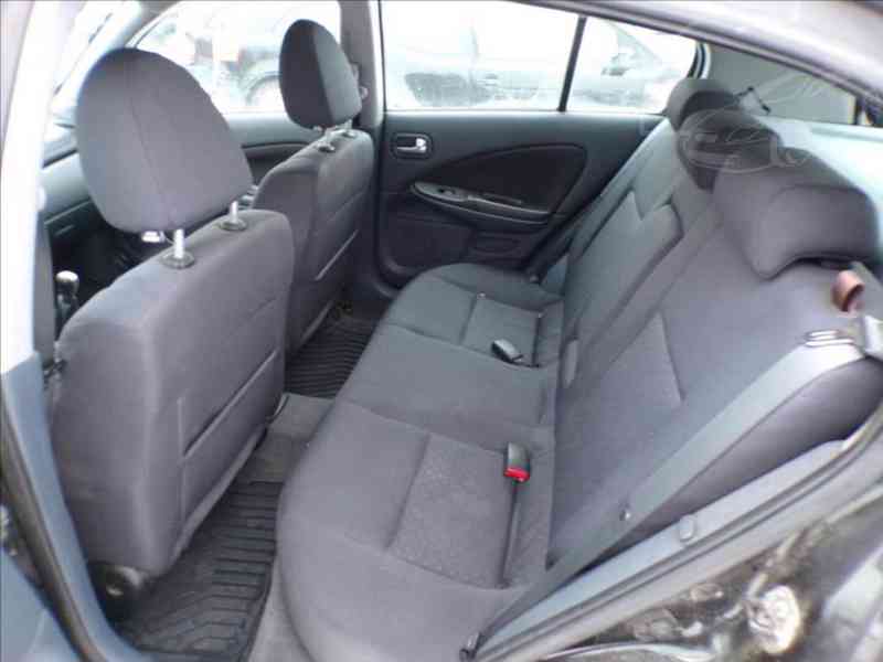 Nissan Almera 1,8 16V - foto 8