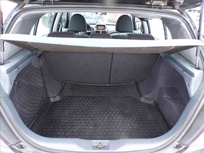 Nissan Almera 1,8 16V - foto 9