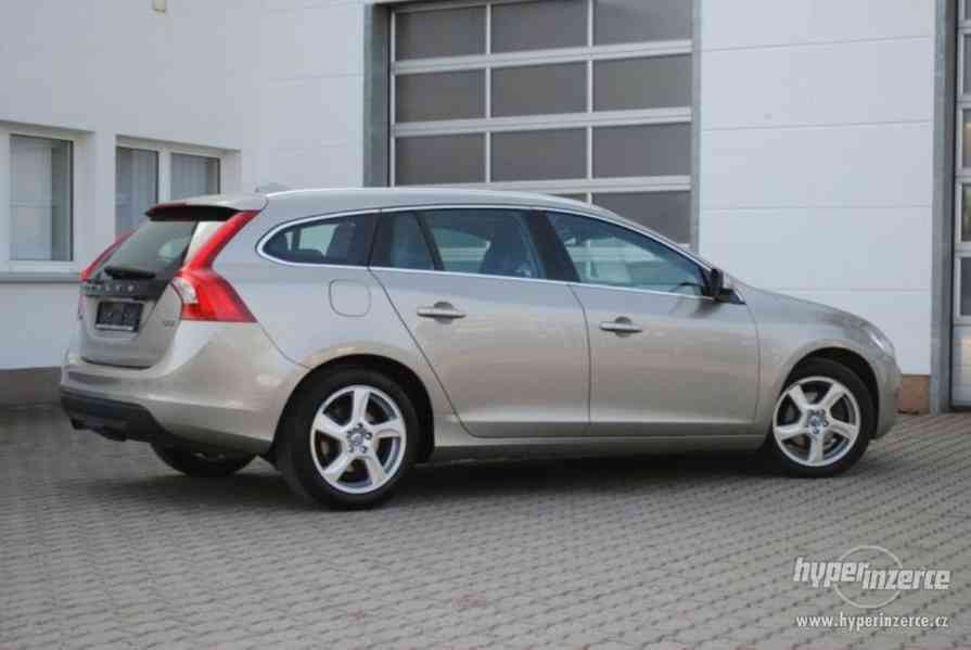 Volvo V60 D3 Summum 120kw - foto 17