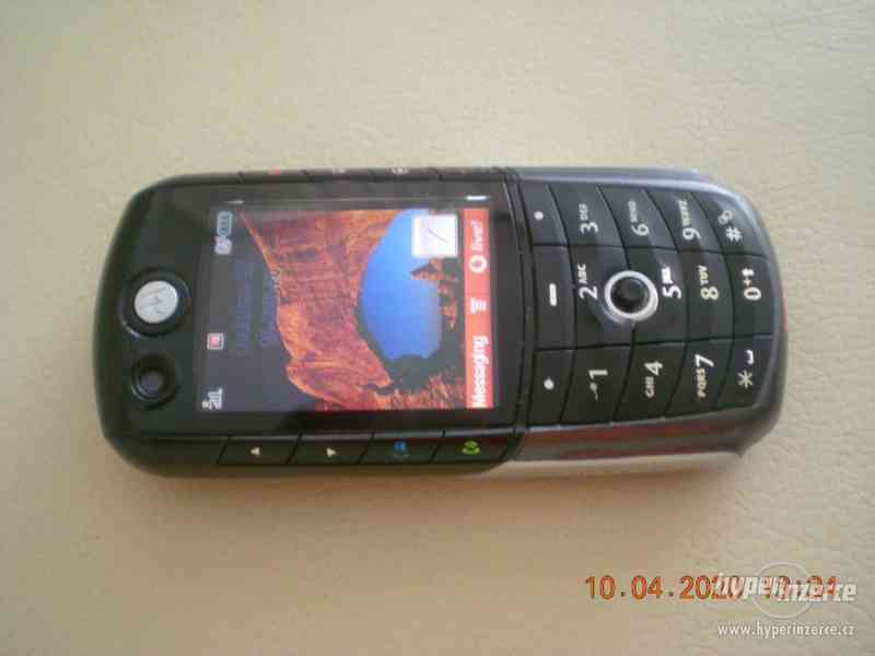 Motorola E-1000 - historické mobilní telefony z r.2004 - foto 2