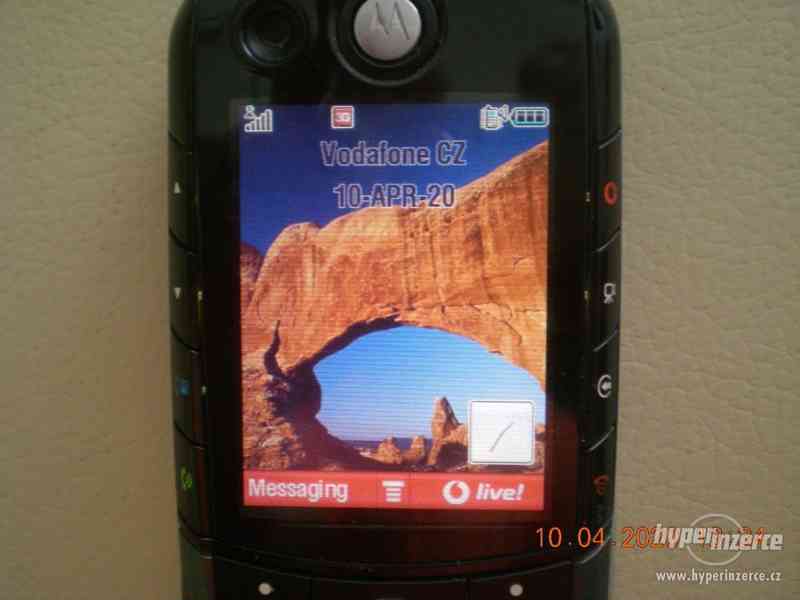 Motorola E-1000 - historické mobilní telefony z r.2004 - foto 3