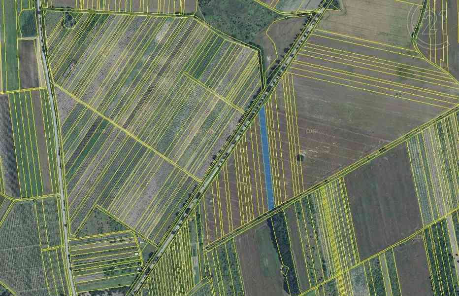 Valtice, zemědělské pozemky, 4 498 m2 - foto 1