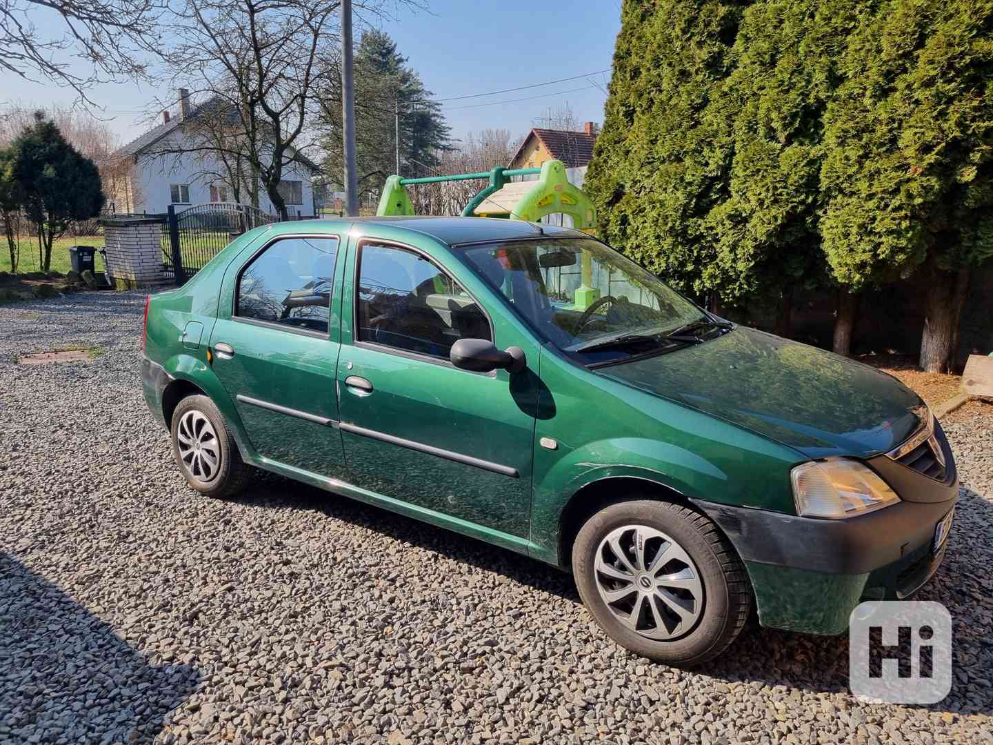 Dacia Logan - garážovaný OA, 2. majitel - foto 1