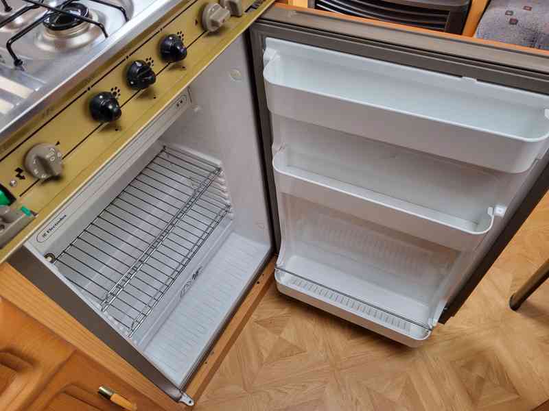 Karavan Hobby 440 SFE - foto 12