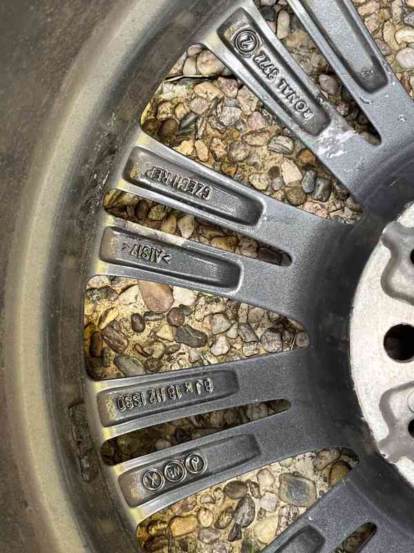 Disky BMW 8Jx18 ET30 5x112 CB 66.6, originál - foto 7