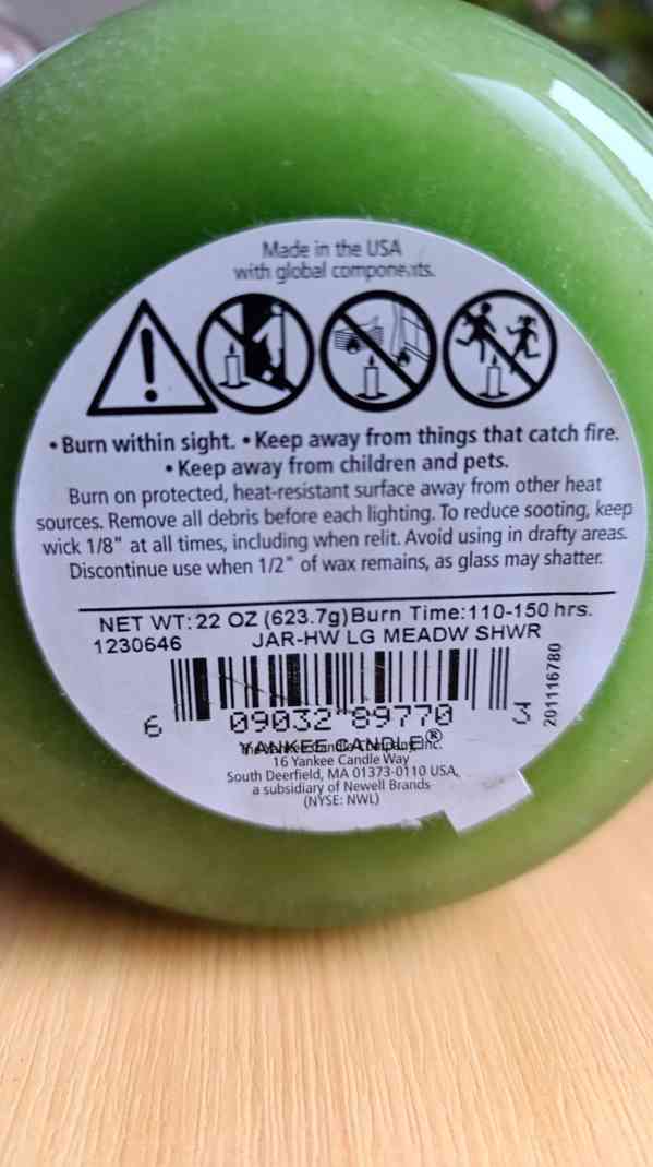 Yankee Candle Meadow Showers 623g - foto 3