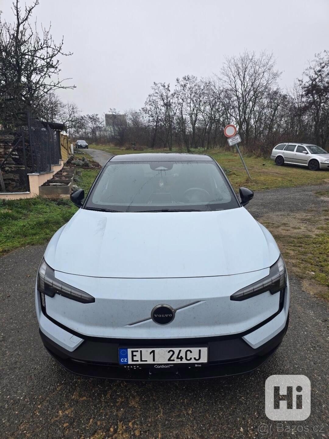 Volvo EX30 PURE ELECTRIC SINGLE ENGINE XT - foto 1