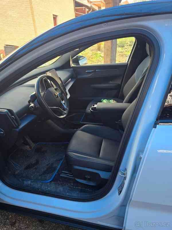 Volvo EX30 PURE ELECTRIC SINGLE ENGINE XT - foto 13