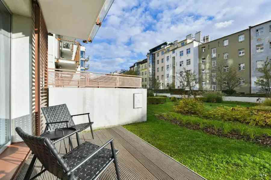 Pronájem bytu 2+kk 77 m² - foto 8