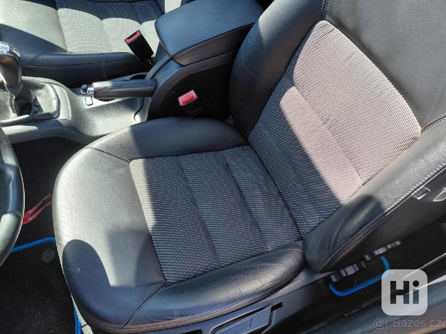 Škoda Octavia 1,6 - foto 1
