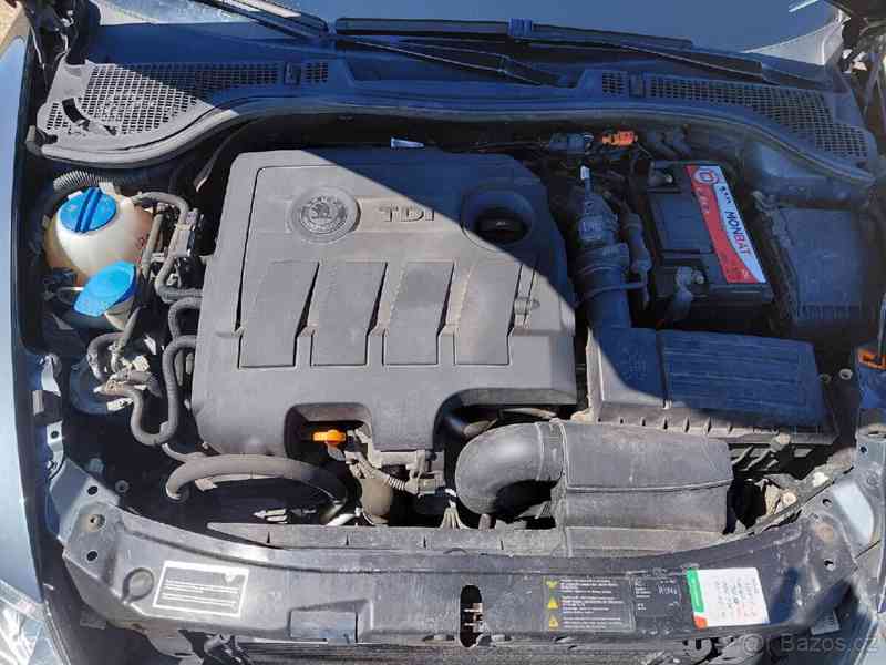 Škoda Octavia 1,6 - foto 9