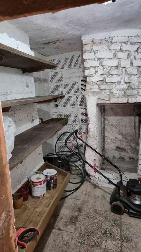 Zděná chata s krbem, studnou, Moravská Třebová  - foto 16