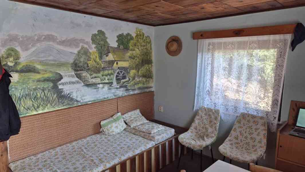 Zděná chata s krbem, studnou, Moravská Třebová  - foto 8