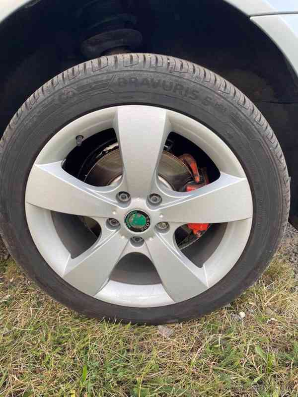 Škoda Octavia 1,9 TDI PD Elegance  2 - TDI PD 77kw bez DPF - foto 18