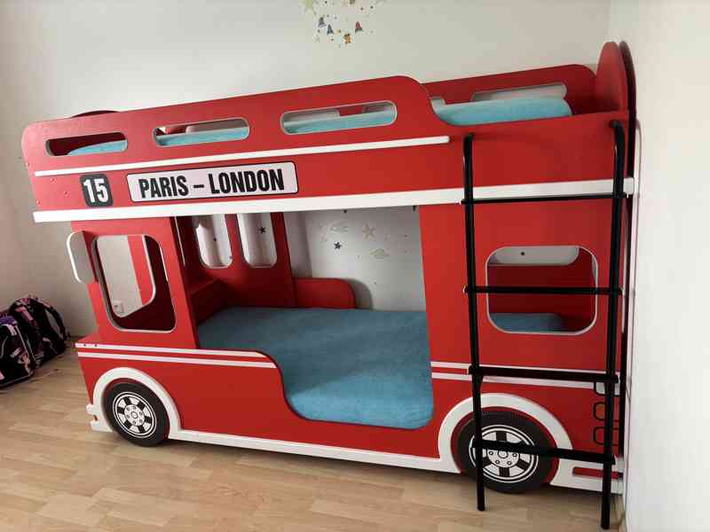 Dětská patrová postel londýnský autobus - palanda