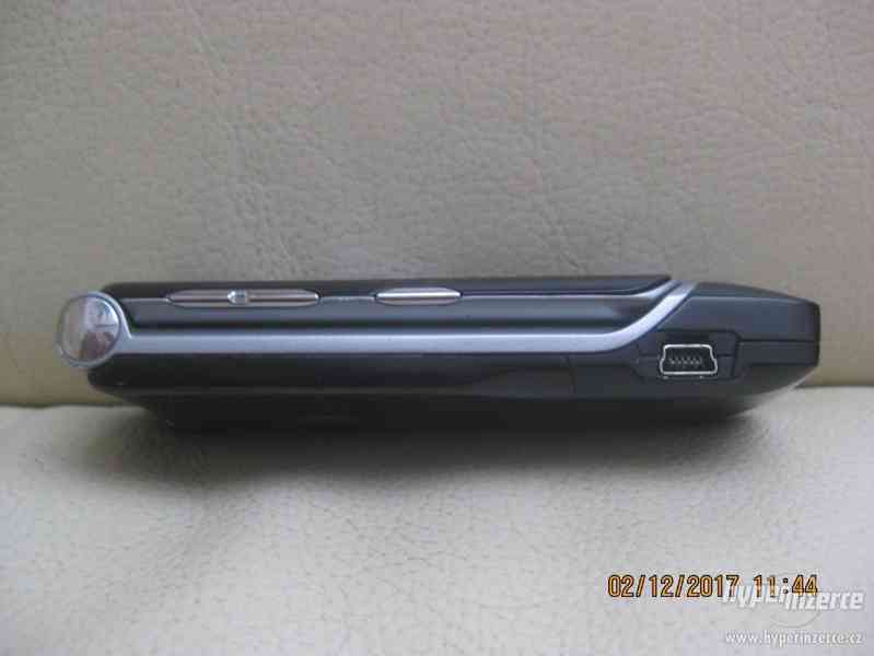 Motorola RazrV3xx - SUPER véčka od Motorola od 100,-Kč - foto 6