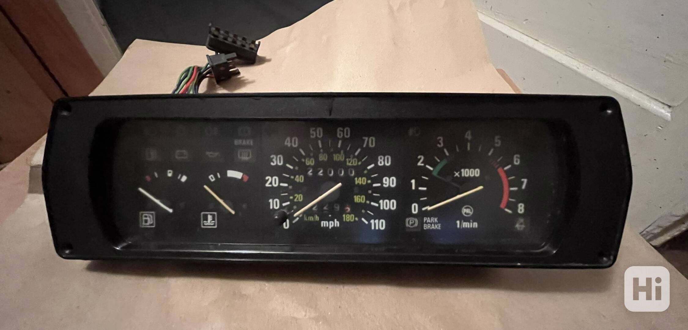 Přístrojovka ŠKODA 135 RAPID, GB/ENG verze - foto 1