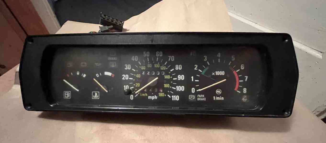 Přístrojovka ŠKODA 135 RAPID, GB/ENG verze - foto 2