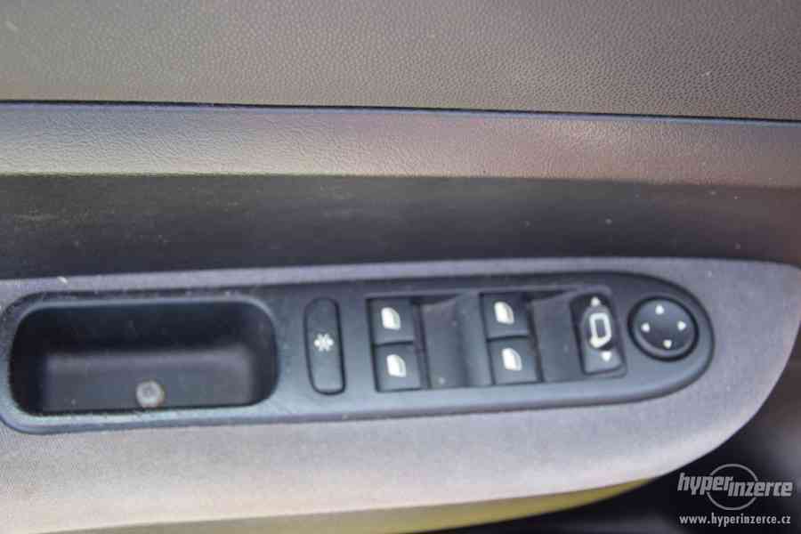 Peugeot 307 - foto 11