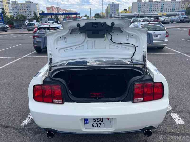 Ford Mustang GT - foto 8