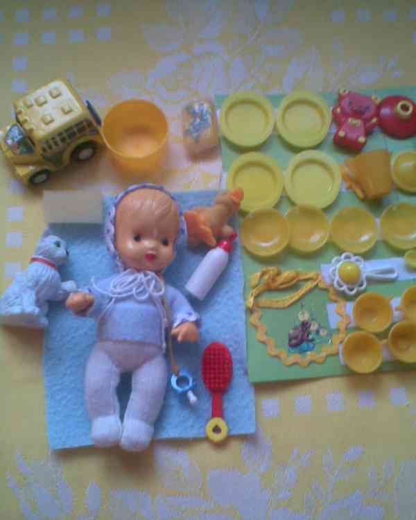 Retro nábyteček s panenkami SLEVA - foto 2