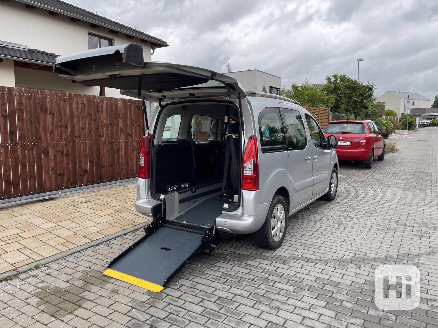 Citroën Berlingo: plošina pro převoz vozíčkáře - foto 1