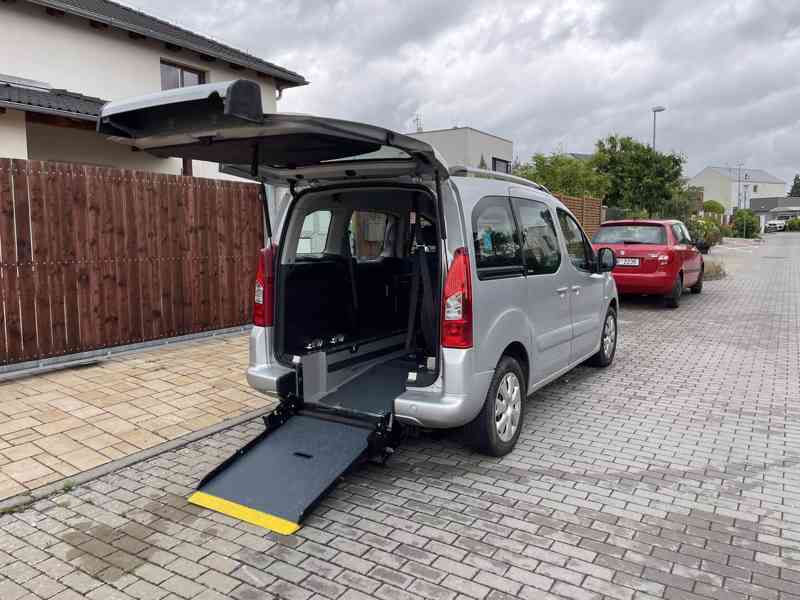 Citroën Berlingo: plošina pro převoz vozíčkáře - foto 1