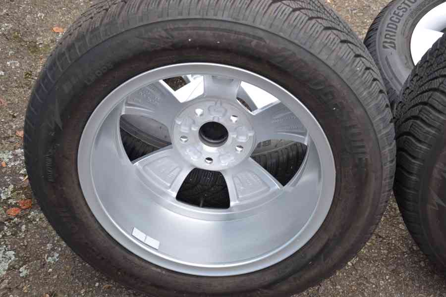 Škoda Octavia IV -ZÁNOVNÍ zimní orig.Alu sada-205/60R16 - foto 26