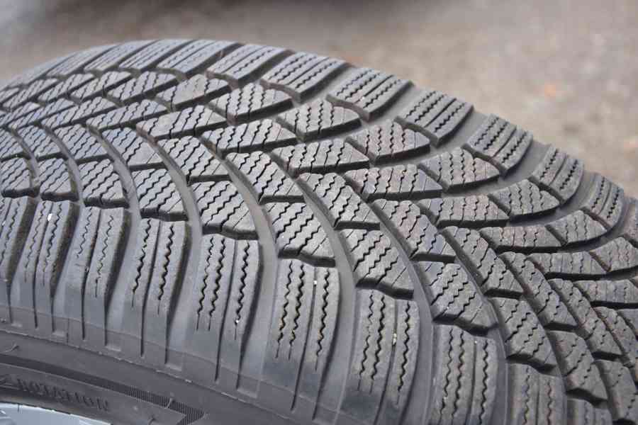 Škoda Octavia IV -ZÁNOVNÍ zimní orig.Alu sada-205/60R16 - foto 23
