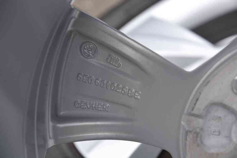 Škoda Octavia IV -ZÁNOVNÍ zimní orig.Alu sada-205/60R16 - foto 15