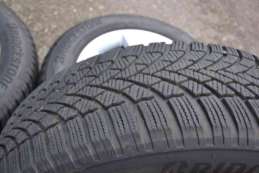 Škoda Octavia IV -ZÁNOVNÍ zimní orig.Alu sada-205/60R16 - foto 21