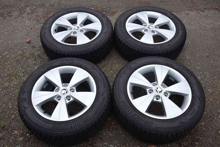 Škoda Octavia IV -ZÁNOVNÍ zimní orig.Alu sada-205/60R16 - foto 6