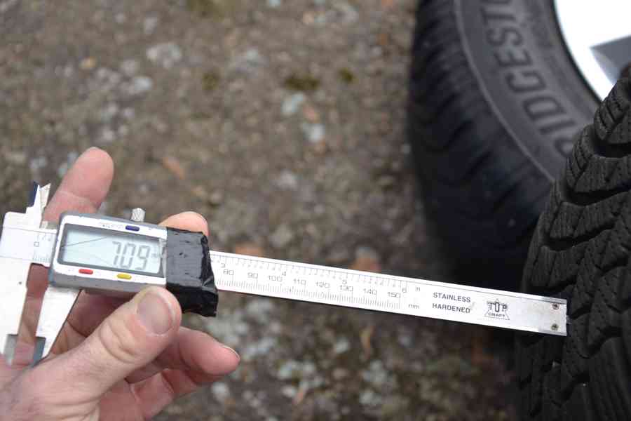 Škoda Octavia IV -ZÁNOVNÍ zimní orig.Alu sada-205/60R16 - foto 27