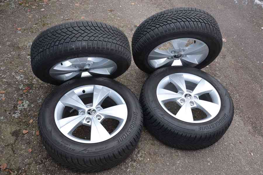 Škoda Octavia IV -ZÁNOVNÍ zimní orig.Alu sada-205/60R16 - foto 20