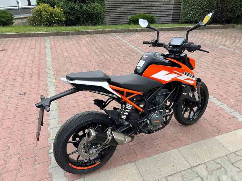 KTM Duke 125 2019 TOP najeto 10.000km - foto 3