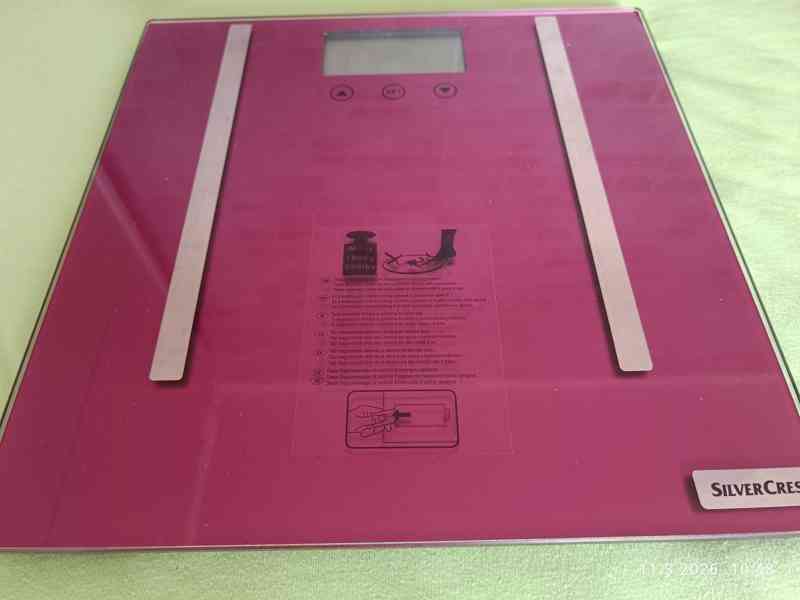 Prodám DIAGNOSTICKOU OSOBNÍ VÁHU, růžová,Silvercrest,  - foto 2