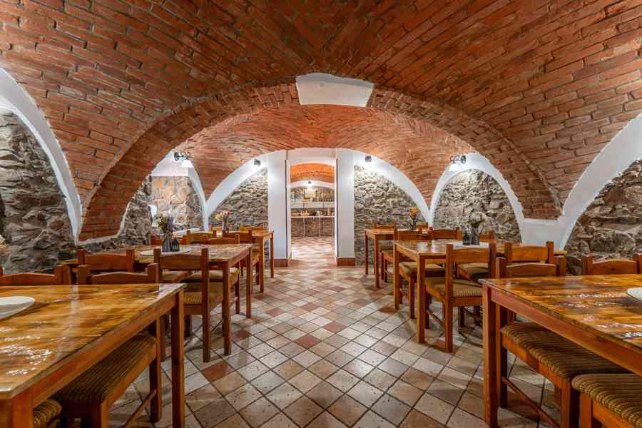Ranč ve Všeteči | Koňský areál s bydlením a pozemky - foto 14