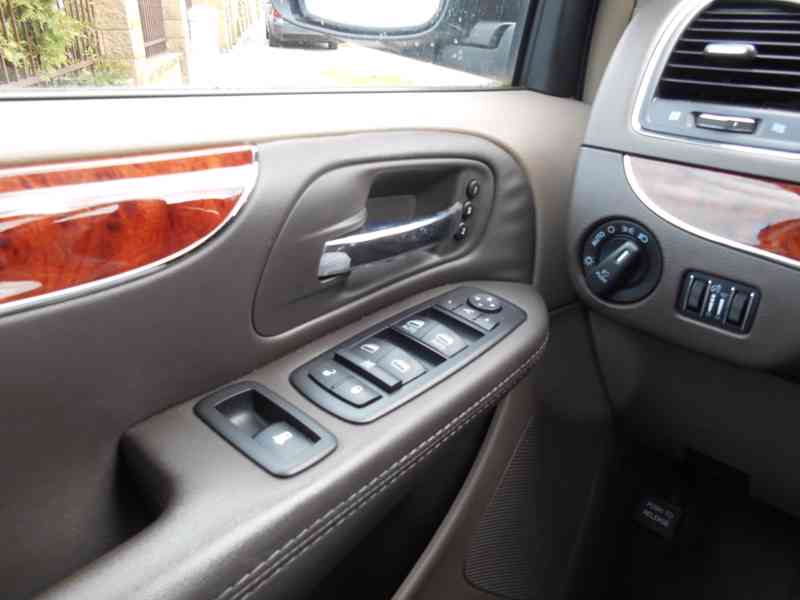 Chrysler Town Country 3,6 Limited DVD Xenony SFT PCKG 2015 - foto 21