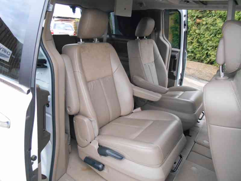 Chrysler Town Country 3,6 Limited DVD Xenony SFT PCKG 2015 - foto 10