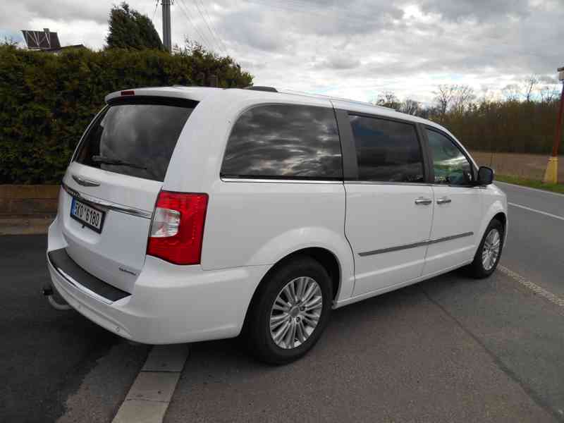 Chrysler Town Country 3,6 Limited DVD Xenony SFT PCKG 2015 - foto 4