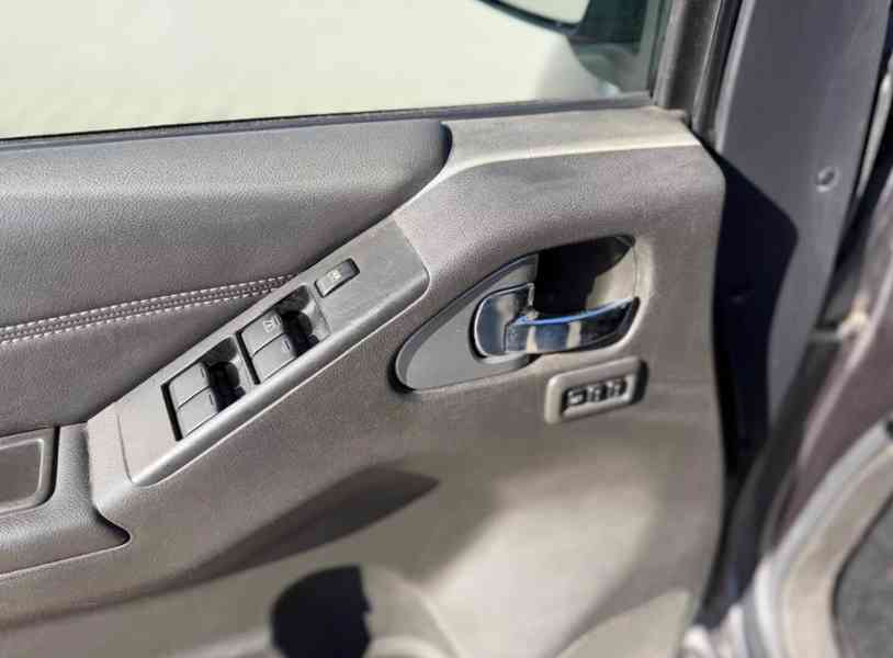 Nissan Pathfinder 2.5 dCi LE 140kw - foto 6