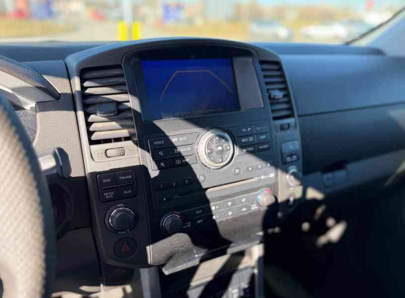 Nissan Pathfinder 2.5 dCi LE 140kw - foto 11