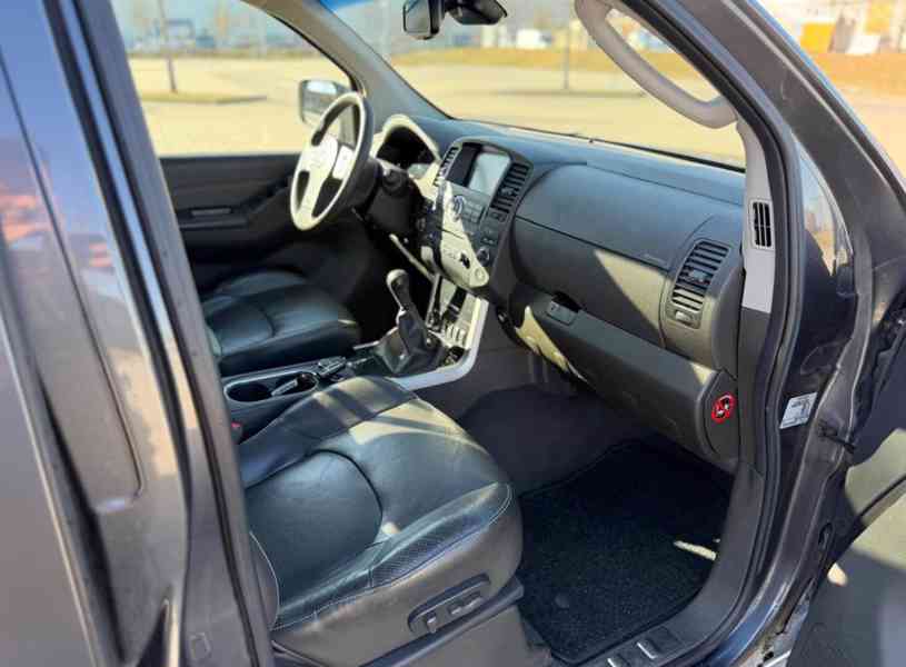 Nissan Pathfinder 2.5 dCi LE 140kw - foto 8