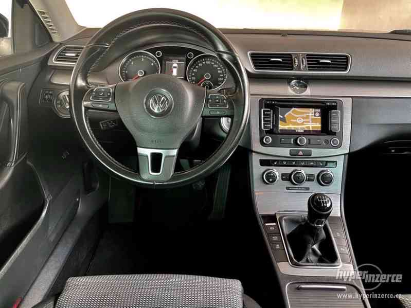 VW Passat B7 Comfortline 2.0 TDi, Navigace, Top, 2013 - foto 9