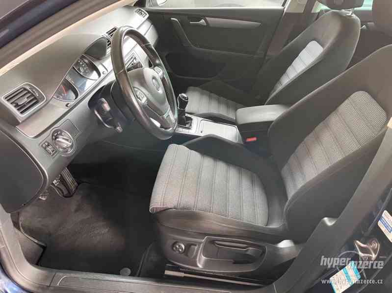 VW Passat B7 Comfortline 2.0 TDi, Navigace, Top, 2013 - foto 10