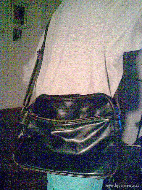 Batohy poškozené, dámská AVON + dívčí kabelka, pánská taška - foto 2