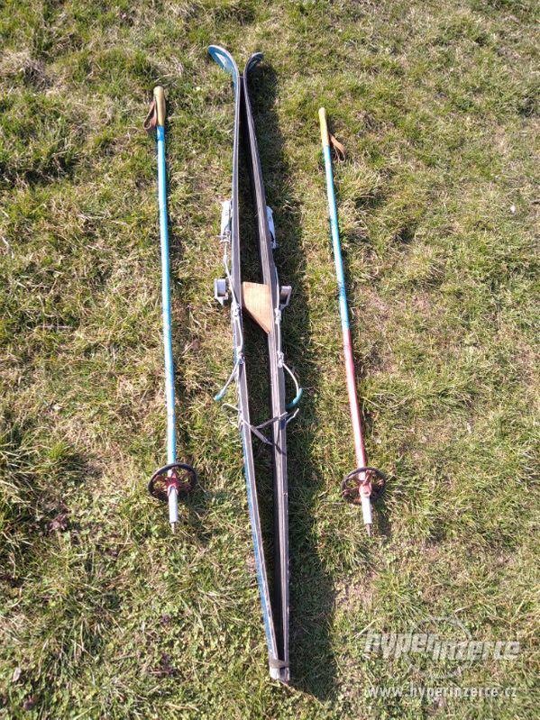 Lyže ze 70.let kandahár 175 cm - foto 4