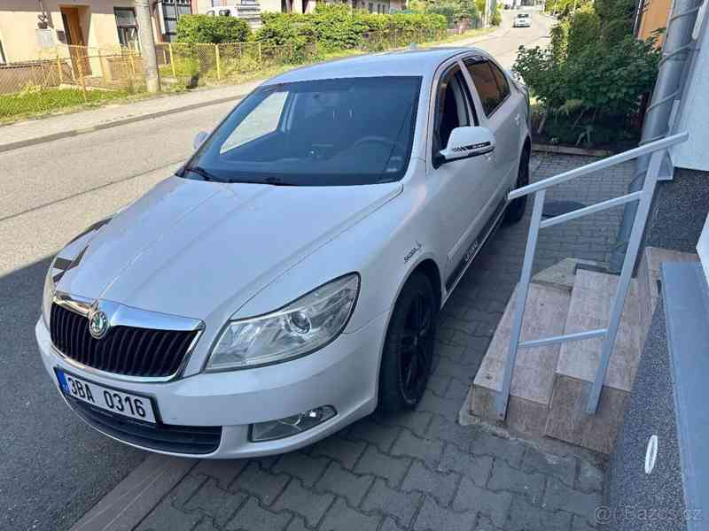 Škoda Octavia 1,6 2012 - foto 2