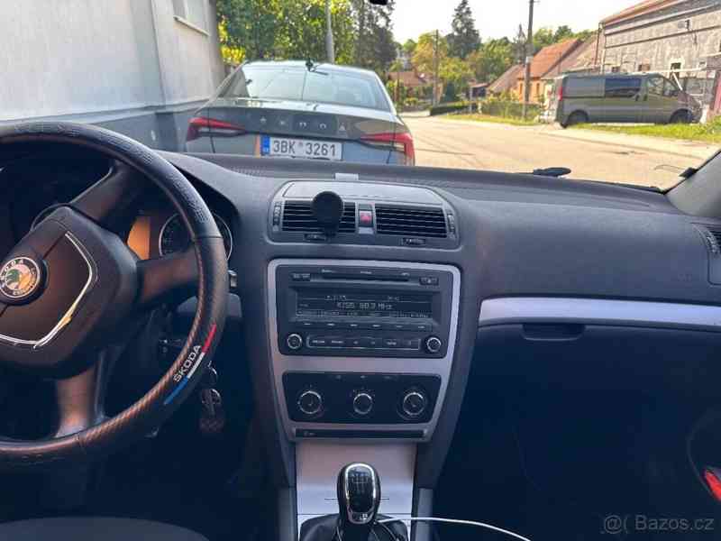 Škoda Octavia 1,6 2012 - foto 8